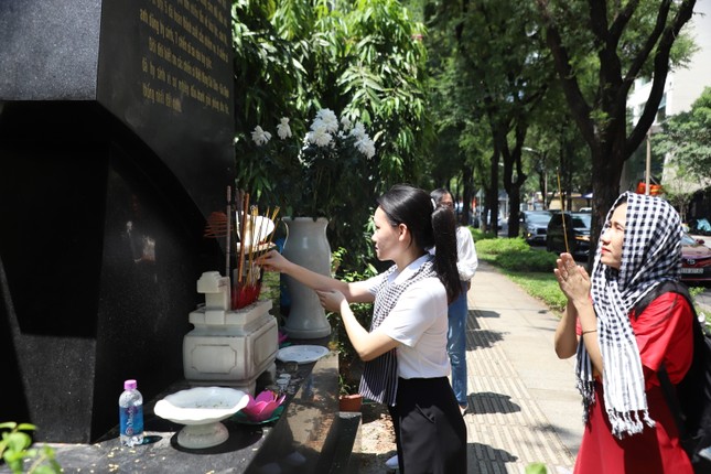 Những phút giây &apos;gây thương nhớ&apos; dịp kỷ niệm 50 năm ngày thống nhất đất nước ảnh 32