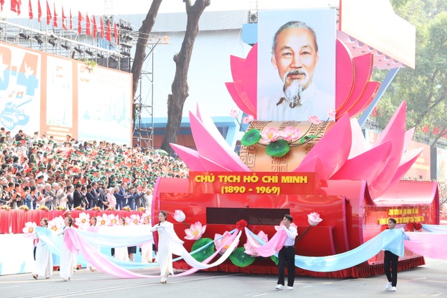 Những phút giây &apos;gây thương nhớ&apos; dịp kỷ niệm 50 năm ngày thống nhất đất nước ảnh 2