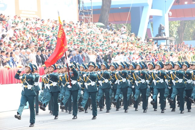 Những phút giây &apos;gây thương nhớ&apos; dịp kỷ niệm 50 năm ngày thống nhất đất nước ảnh 5