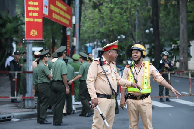 Những phút giây &apos;gây thương nhớ&apos; dịp kỷ niệm 50 năm ngày thống nhất đất nước ảnh 15