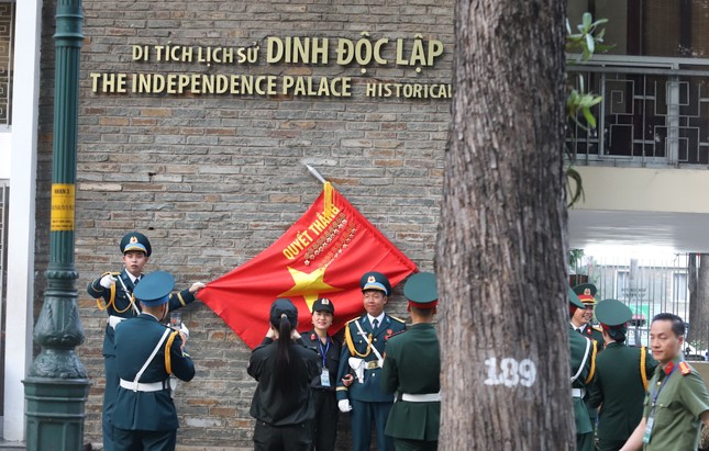 Những phút giây &apos;gây thương nhớ&apos; dịp kỷ niệm 50 năm ngày thống nhất đất nước ảnh 8