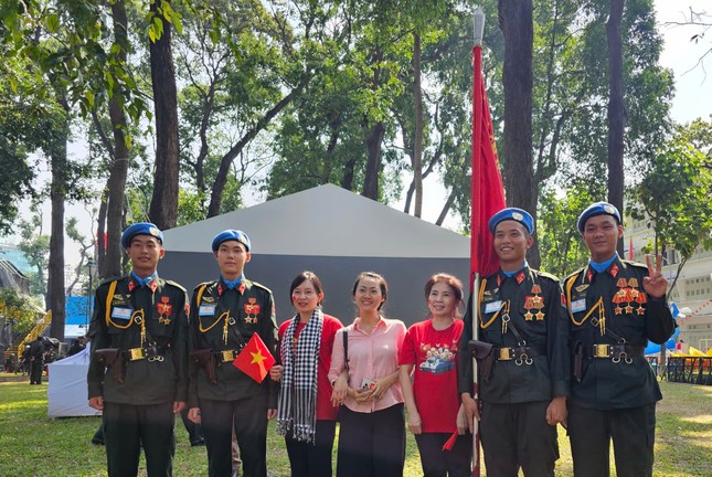 Những phút giây &apos;gây thương nhớ&apos; dịp kỷ niệm 50 năm ngày thống nhất đất nước ảnh 9