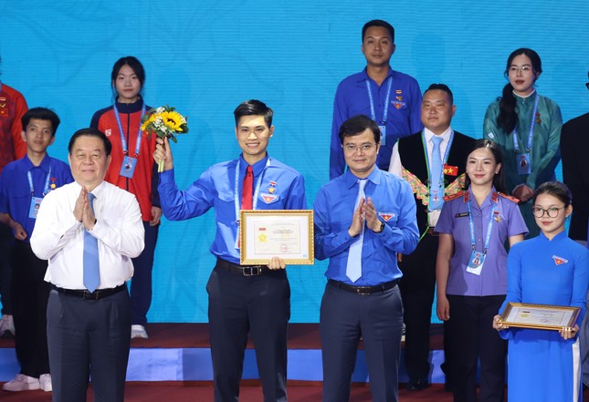 Hành động cụ thể, mang lại lợi ích thiết thực cho cộng đồng và đất nước ảnh 12