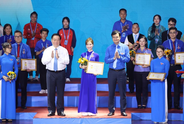 Hành động cụ thể, mang lại lợi ích thiết thực cho cộng đồng và đất nước ảnh 9