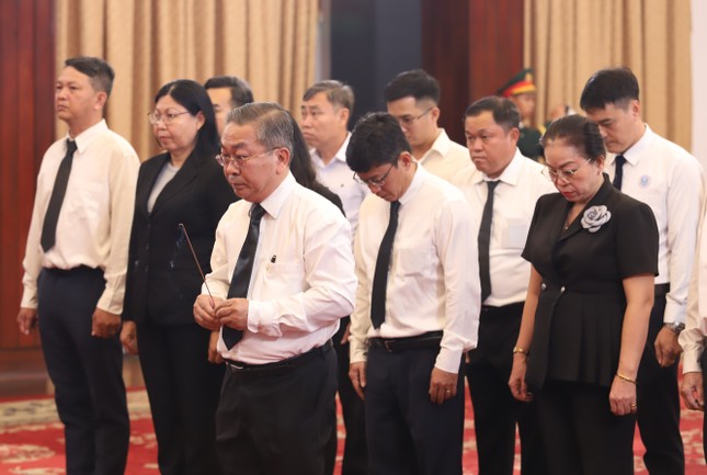 Tiễn biệt nguyên Chủ tịch nước Trần Đức Lương từ TPHCM ảnh 7