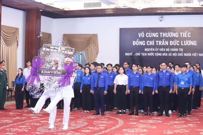 Tiễn biệt nguyên Chủ tịch nước Trần Đức Lương từ TPHCM ảnh 8