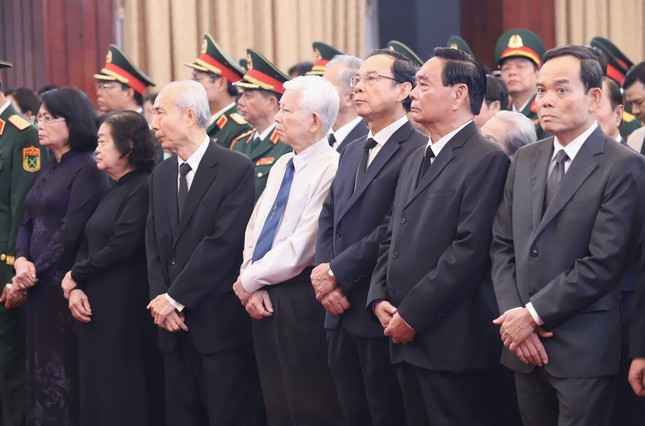 Tiễn biệt nguyên Chủ tịch nước Trần Đức Lương từ TPHCM ảnh 2