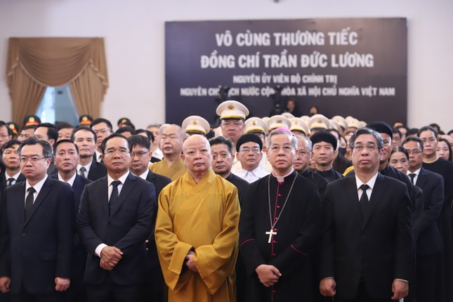 Tiễn biệt nguyên Chủ tịch nước Trần Đức Lương từ TPHCM ảnh 3