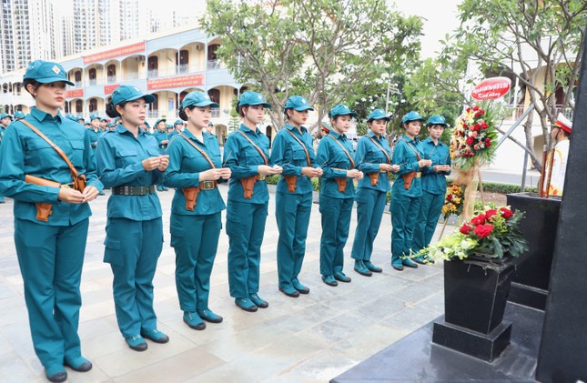 Xuất quân khối Nữ du kích miền Nam tham gia huấn luyện diễu binh, diễu hành dịp 80 năm Quốc khánh ảnh 9