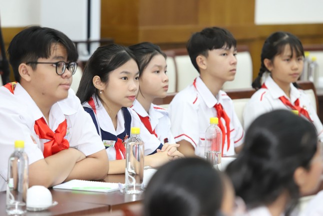 Học sinh TPHCM đề xuất đặt &apos;Trạm yêu thương&apos; lan tỏa lòng nhân ái ảnh 6