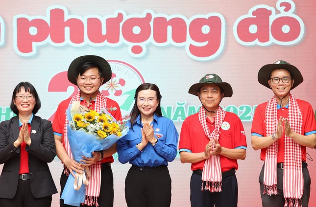 TPHCM khai mạc hè, khởi động chiến dịch tình nguyện Hoa phượng đỏ thứ 20 ảnh 6