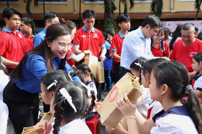 TPHCM khai mạc hè, khởi động chiến dịch tình nguyện Hoa phượng đỏ thứ 20 ảnh 11