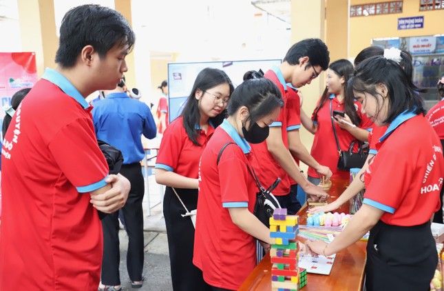 TPHCM khai mạc hè, khởi động chiến dịch tình nguyện Hoa phượng đỏ thứ 20 ảnh 13