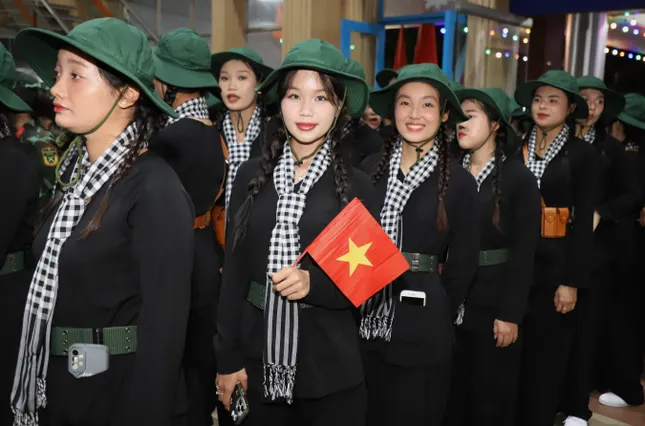 Tiễn chiến sĩ lên đường làm nhiệm vụ diễu binh kỷ niệm 80 năm Quốc khánh ảnh 1