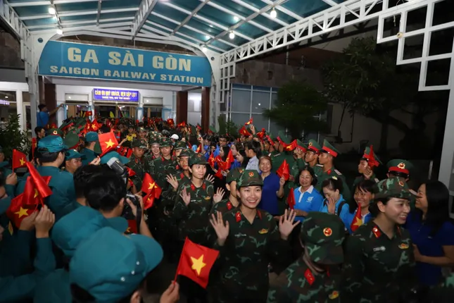 Tiễn chiến sĩ lên đường làm nhiệm vụ diễu binh kỷ niệm 80 năm Quốc khánh ảnh 10