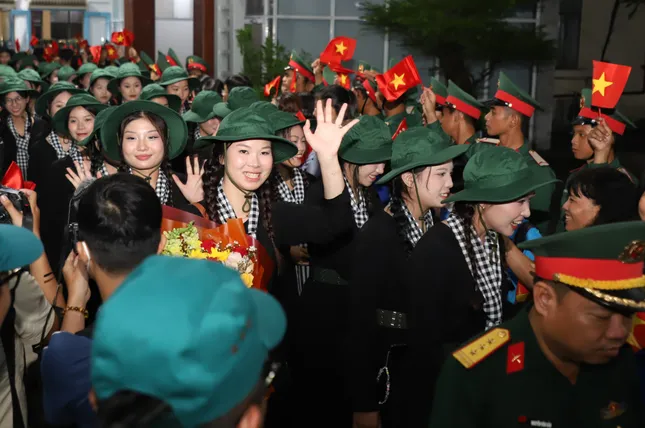 Tiễn chiến sĩ lên đường làm nhiệm vụ diễu binh kỷ niệm 80 năm Quốc khánh ảnh 5