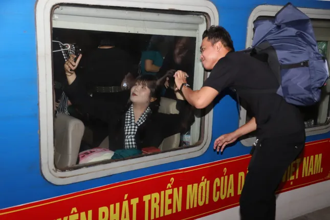 Tiễn chiến sĩ lên đường làm nhiệm vụ diễu binh kỷ niệm 80 năm Quốc khánh ảnh 23