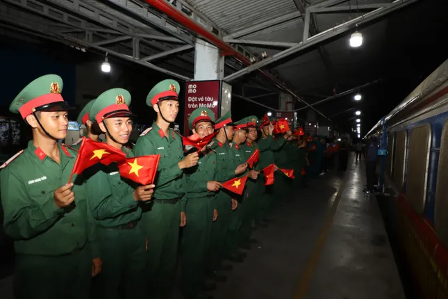 Tiễn chiến sĩ lên đường làm nhiệm vụ diễu binh kỷ niệm 80 năm Quốc khánh ảnh 25