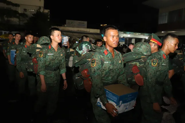 Tiễn chiến sĩ lên đường làm nhiệm vụ diễu binh kỷ niệm 80 năm Quốc khánh ảnh 29