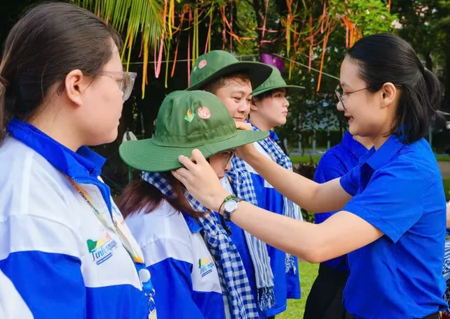 Tuổi trẻ TPHCM mang nhiều công trình ý nghĩa đến huyện đảo Phú Quý ảnh 5