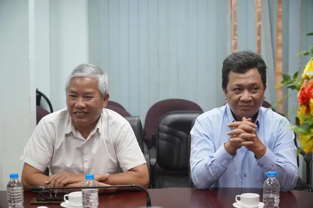 Thành Đoàn TPHCM thăm, chúc mừng báo Tiền Phong nhân kỷ niệm 100 năm Báo chí cách mạng Việt Nam ảnh 3