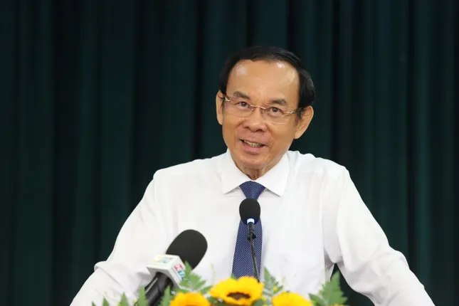 Bí thư Nguyễn Văn Nên trao đổi tại kỳ họp lịch sử của HĐND TPHCM ảnh 1