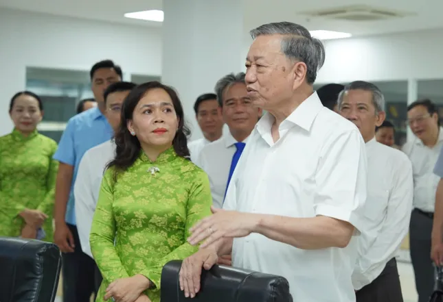 Tổng Bí thư Tô Lâm khảo sát việc vận hành chính quyền 2 cấp tại phường Xuân Hòa, TPHCM ảnh 2