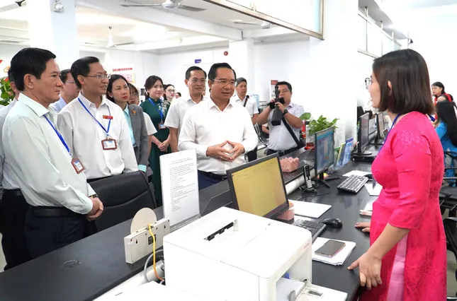 Chủ tịch TPHCM: Phi địa giới là mệnh lệnh, để người dân và doanh nghiệp có thể nộp hồ sơ ở bất cứ đâu ảnh 4