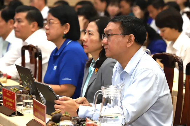 Chủ tịch TPHCM: Phi địa giới là mệnh lệnh, để người dân và doanh nghiệp có thể nộp hồ sơ ở bất cứ đâu ảnh 2