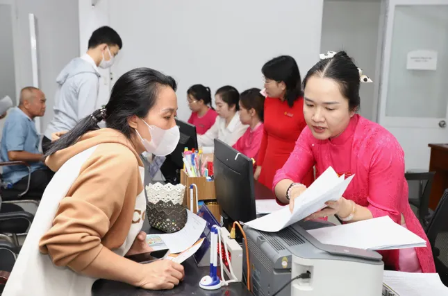Chủ tịch TPHCM: Phi địa giới là mệnh lệnh, để người dân và doanh nghiệp có thể nộp hồ sơ ở bất cứ đâu ảnh 5