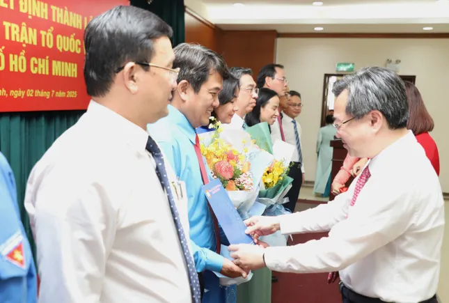 Chi tiết nhân sự lãnh đạo Ủy ban MTTQ Việt Nam TPHCM mới ảnh 1