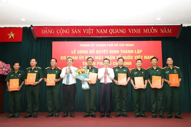 Chi tiết nhân sự lãnh đạo Ủy ban MTTQ Việt Nam TPHCM mới ảnh 7