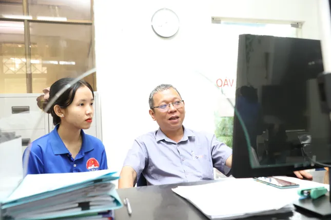 Thanh niên TPHCM thứ 7 tình nguyện hỗ trợ thực hiện thủ tục hành chính ảnh 2