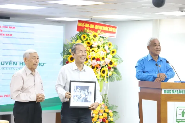 Con trai cố luật sư Nguyễn Hữu Thọ: ‘Cha tôi không có thời gian nói về mình’ ảnh 3