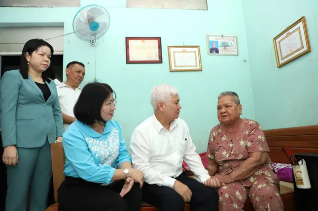 'Đừng bằng lòng với chính sách, đừng lạnh lùng với người dân' ảnh 4