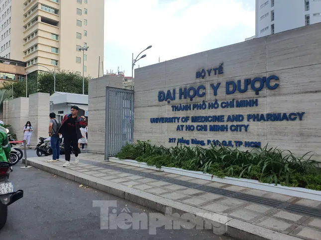 Đại học Y Dược TPHCM có 3 &apos;trường con&apos; trực thuộc ảnh 1