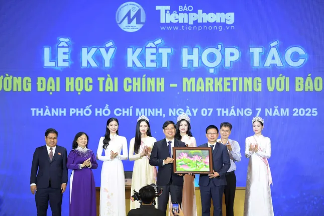 Báo Tiền Phong và Trường ĐH Tài chính – Marketing ký kết hợp tác cùng phát triển ảnh 2