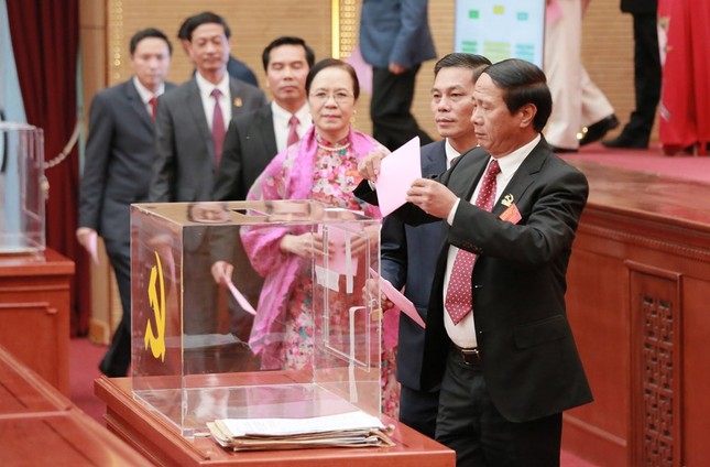 Ông Lê Văn Thành được giới thiệu giữ chức Bí thư Thành ủy Hải Phòng ảnh 1