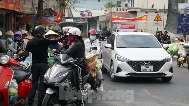 Cận cảnh các chốt phong tỏa ở Hải Phòng sau ca dương tính SARS-CoV-2 ảnh 10