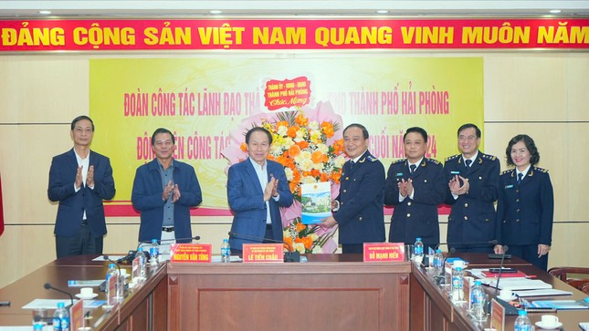 Hải Phòng thu ngân sách năm 2024 cao kỷ lục ảnh 1