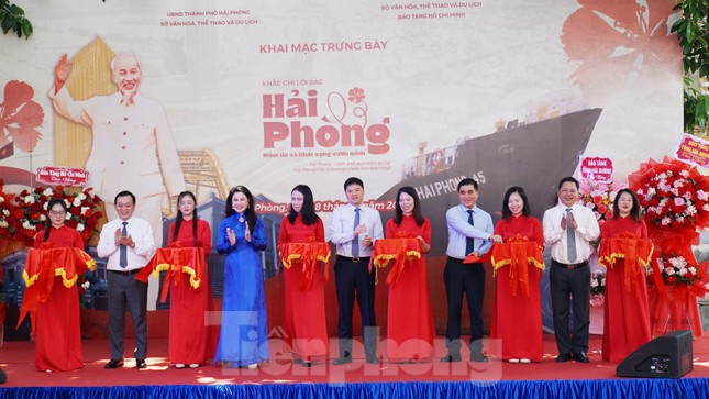 Giới trẻ hào hứng xem tư liệu, hiện vật lịch sử Hải Phòng ảnh 1
