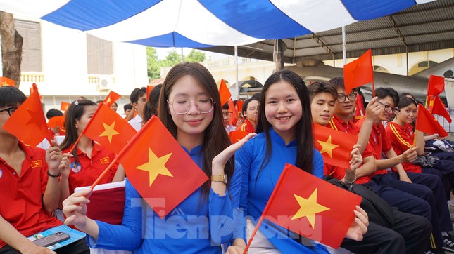 Giới trẻ hào hứng xem tư liệu, hiện vật lịch sử Hải Phòng ảnh 4