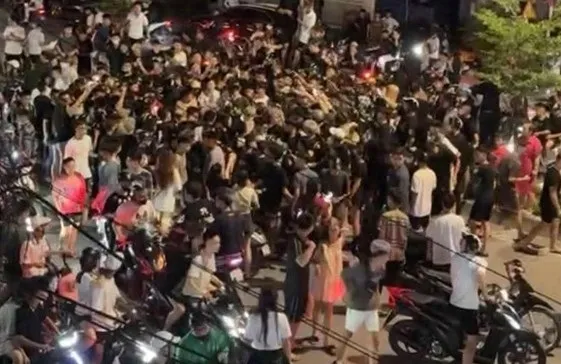Vụ náo loạn trên phố ở Hải Phòng lúc rạng sáng: Tạm giữ thêm 10 'quái xế' ảnh 2