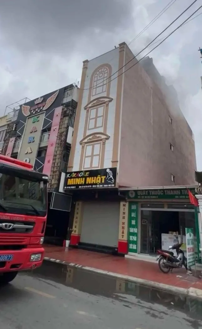 Cháy quán karaoke ở Hải Phòng, một người tử vong- Ảnh 2.