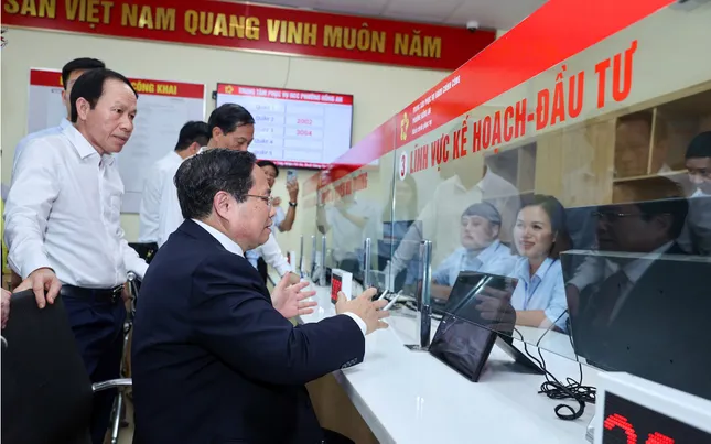 Thủ tướng: Không để người dân &apos;sợ hay ngại&apos; khi đến cơ quan công quyền ảnh 2