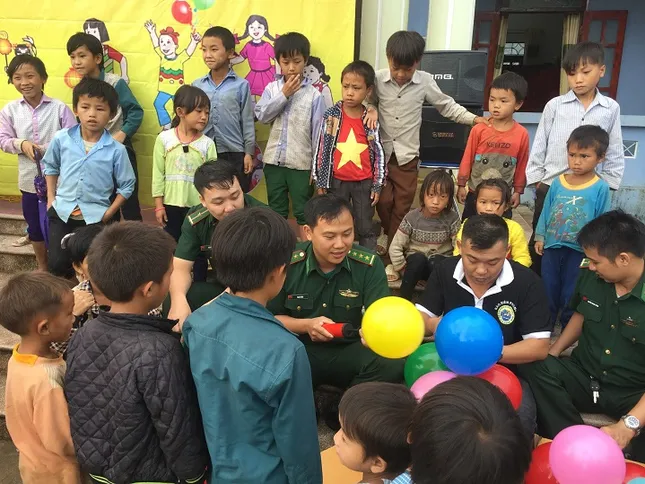 Tới Trường Sa để lan tỏa tình yêu Tổ quốc ảnh 5