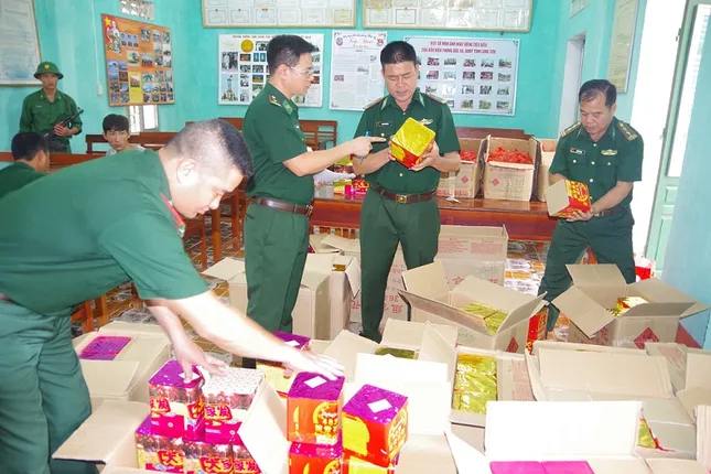 Căng mình chống tội phạm ảnh 3
