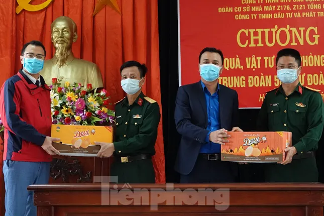 Tiếp sức bộ đội và nhân dân chống dịch Covid-19 ảnh 1