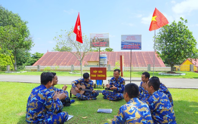 Lực lượng đặc công Hải quân rèn '5 giỏi, 2 keo sơn' ảnh 8