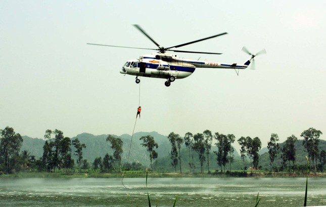 Lực lượng đặc công Hải quân rèn '5 giỏi, 2 keo sơn' ảnh 1